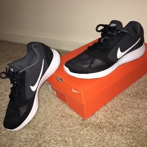 Women’s Nike Revolution 3